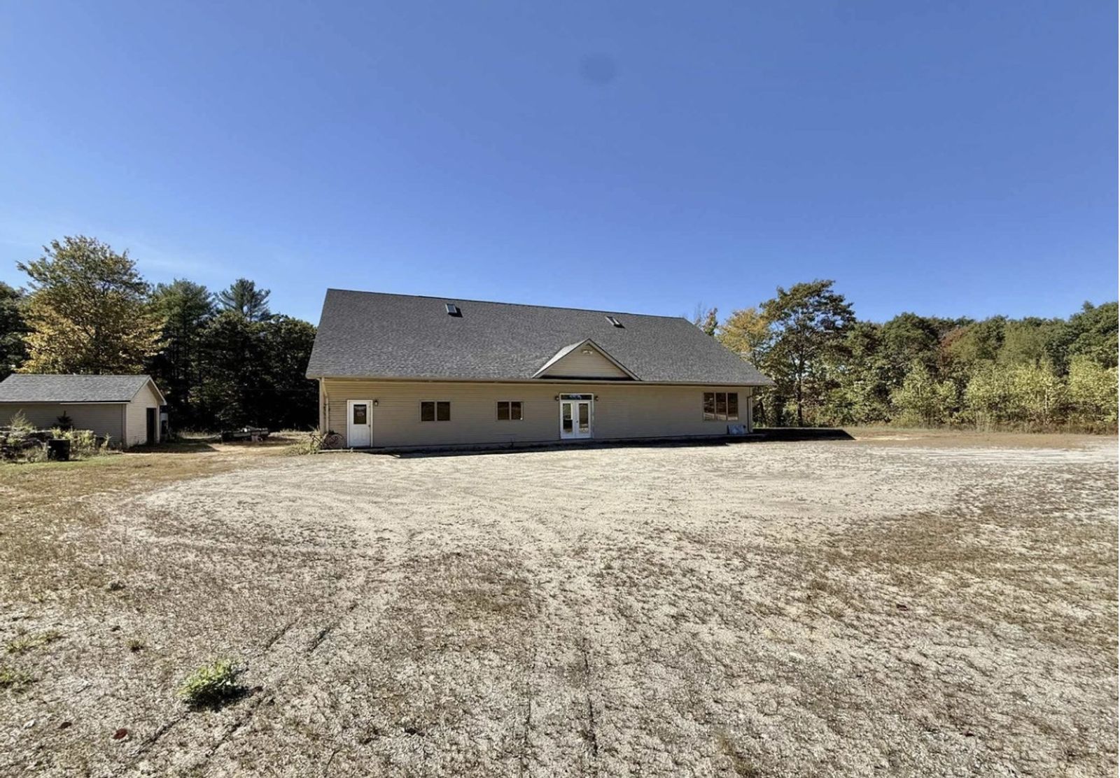 Photo 5 of 7 Springbrook Rd