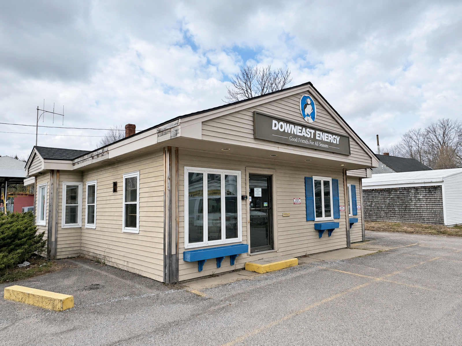 Photo 3 of 8 Railroad Sq