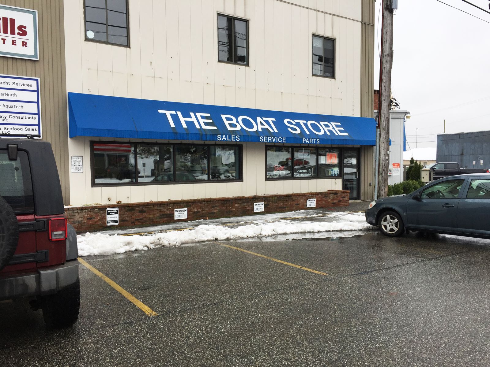 Photo 3 of 400 Commercial St