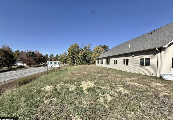 7 Springbrook Rd