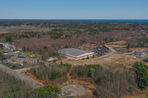 6 Airfield Dr