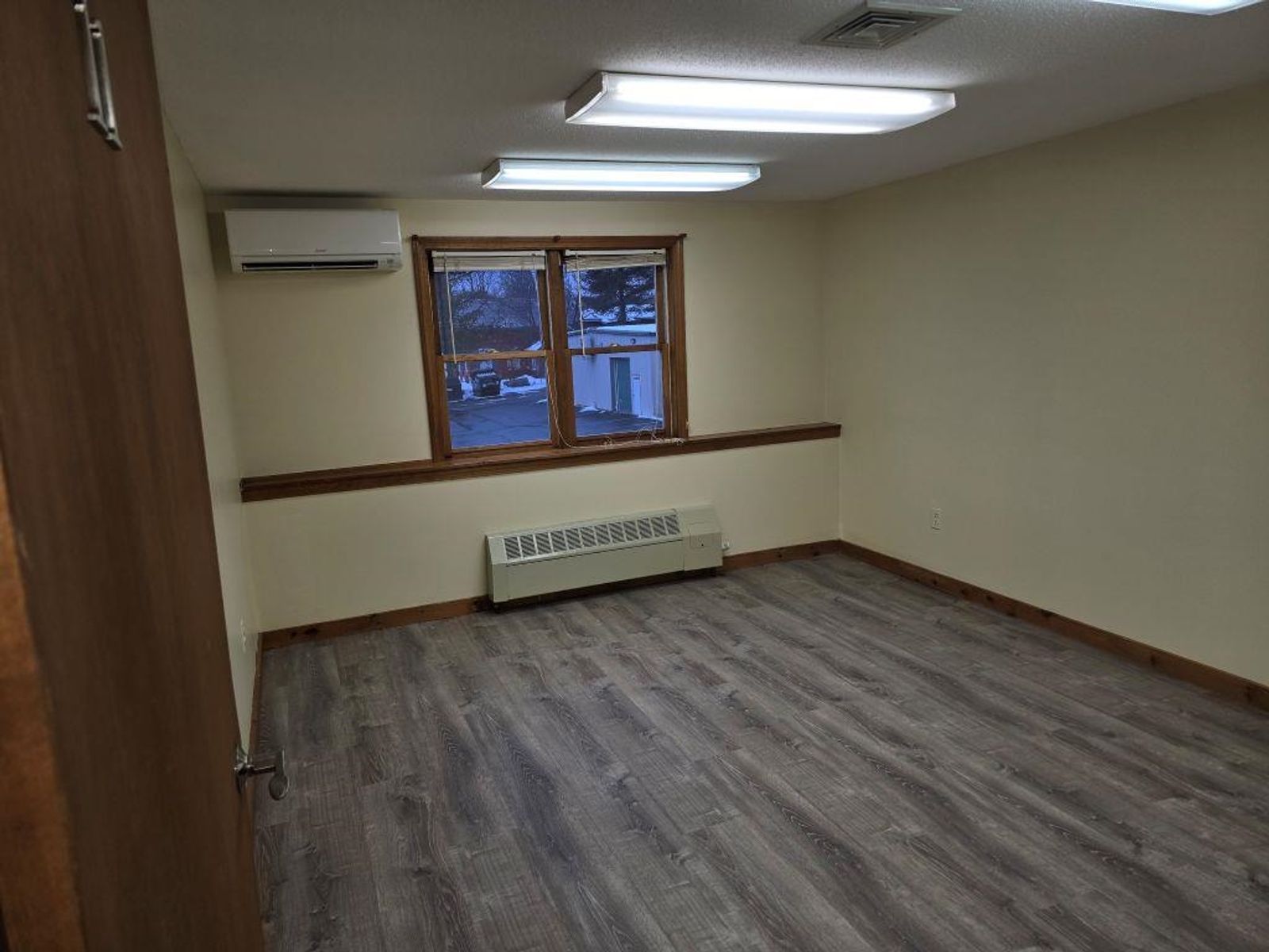 Photo 15 of 213 Main St