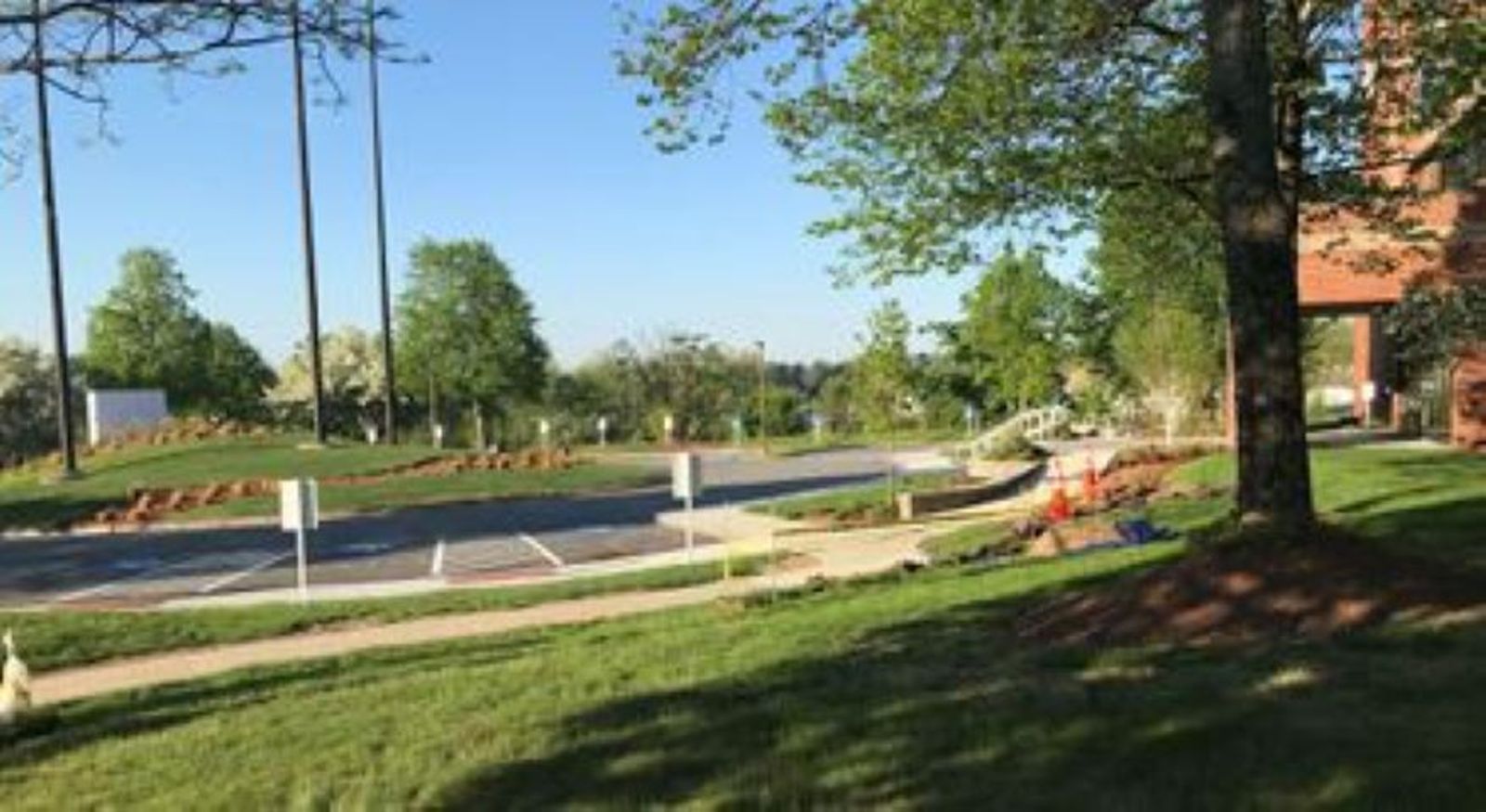 Photo 4 of 14 Central Park Dr