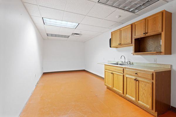 4 Industrial Pkwy