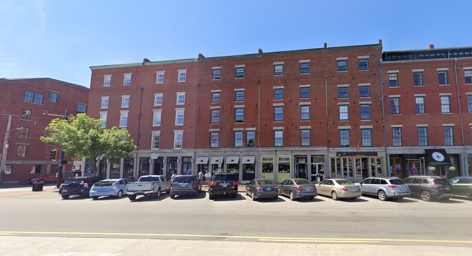 Photo 11 of 225 Commercial Street