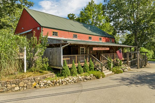 521 Calef Hwy