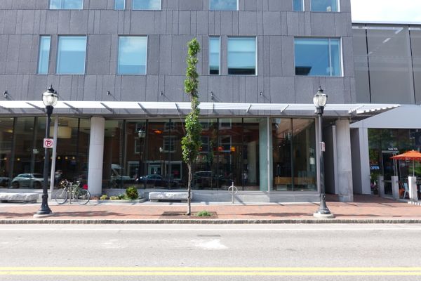 Retail Space / For Lease