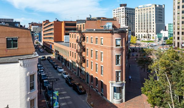 24 City Ctr