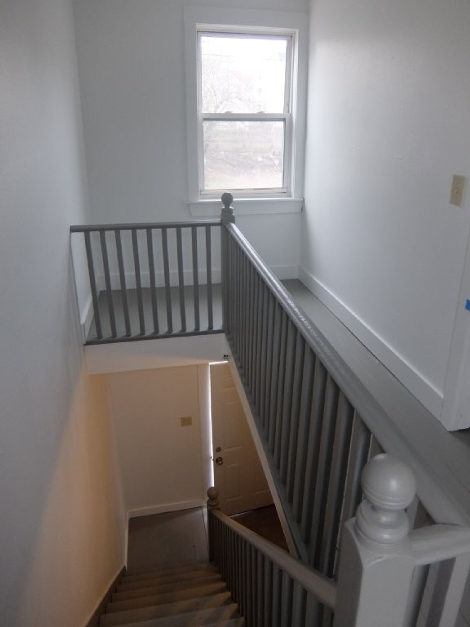 Photo 11 of 53 Tyng St