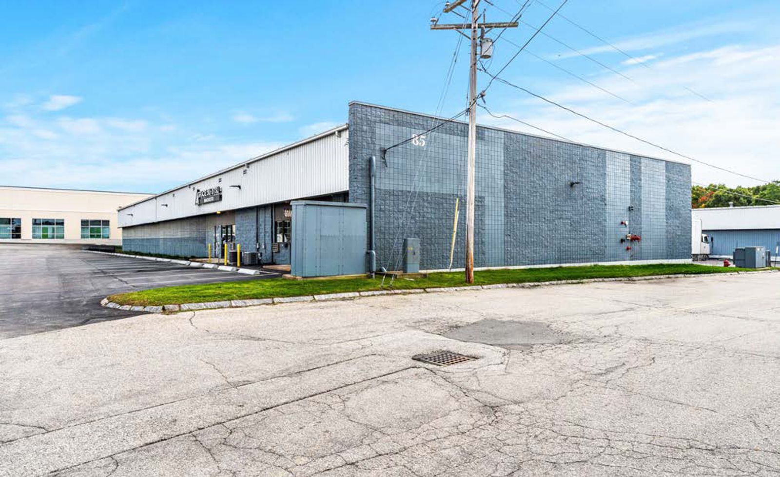 Photo 2 of For Lease - 6,116± SF