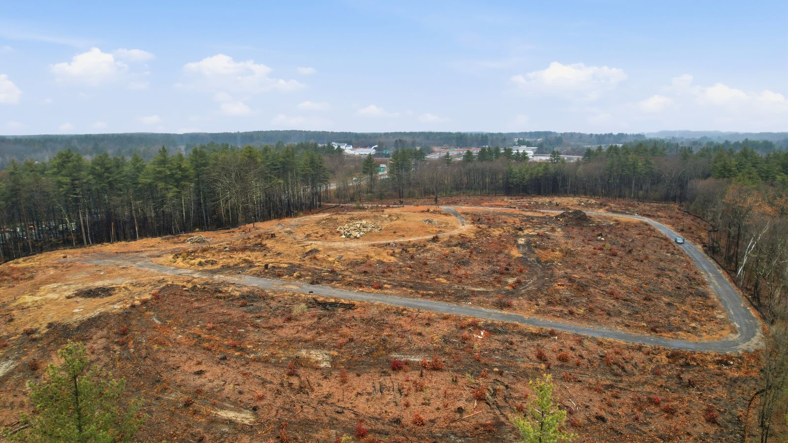 Photo 17 of 769 Daniel Webster Highway