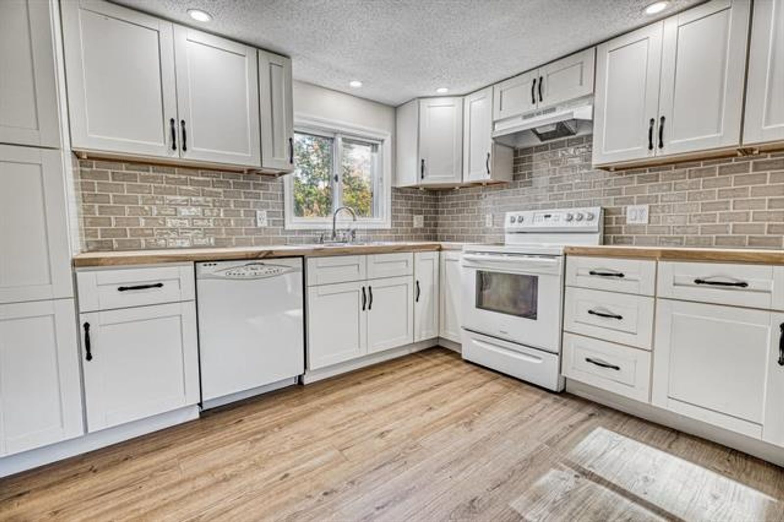 Photo 58 of Single Family with Detached 3-Unit Apartment Building!