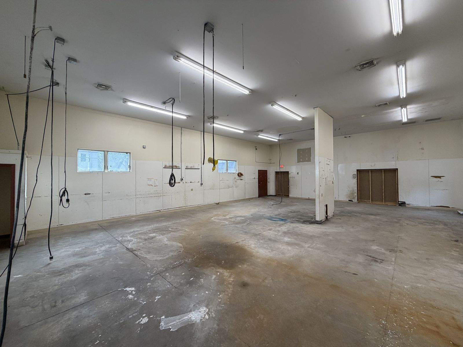 Photo 3 of Freestanding Mixed-Use Building
