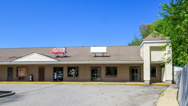 Floor Right End Cap at 2626 Brown Ave