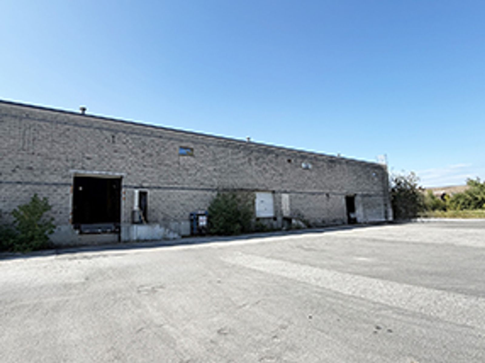 Photo 2 of For Lease | 27,919± SF