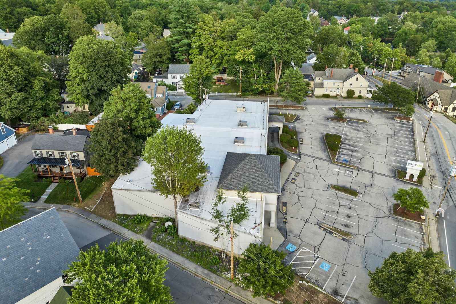 Photo 81 of 15 Mont Vernon St