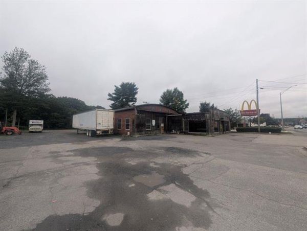Former Main Way Service Center