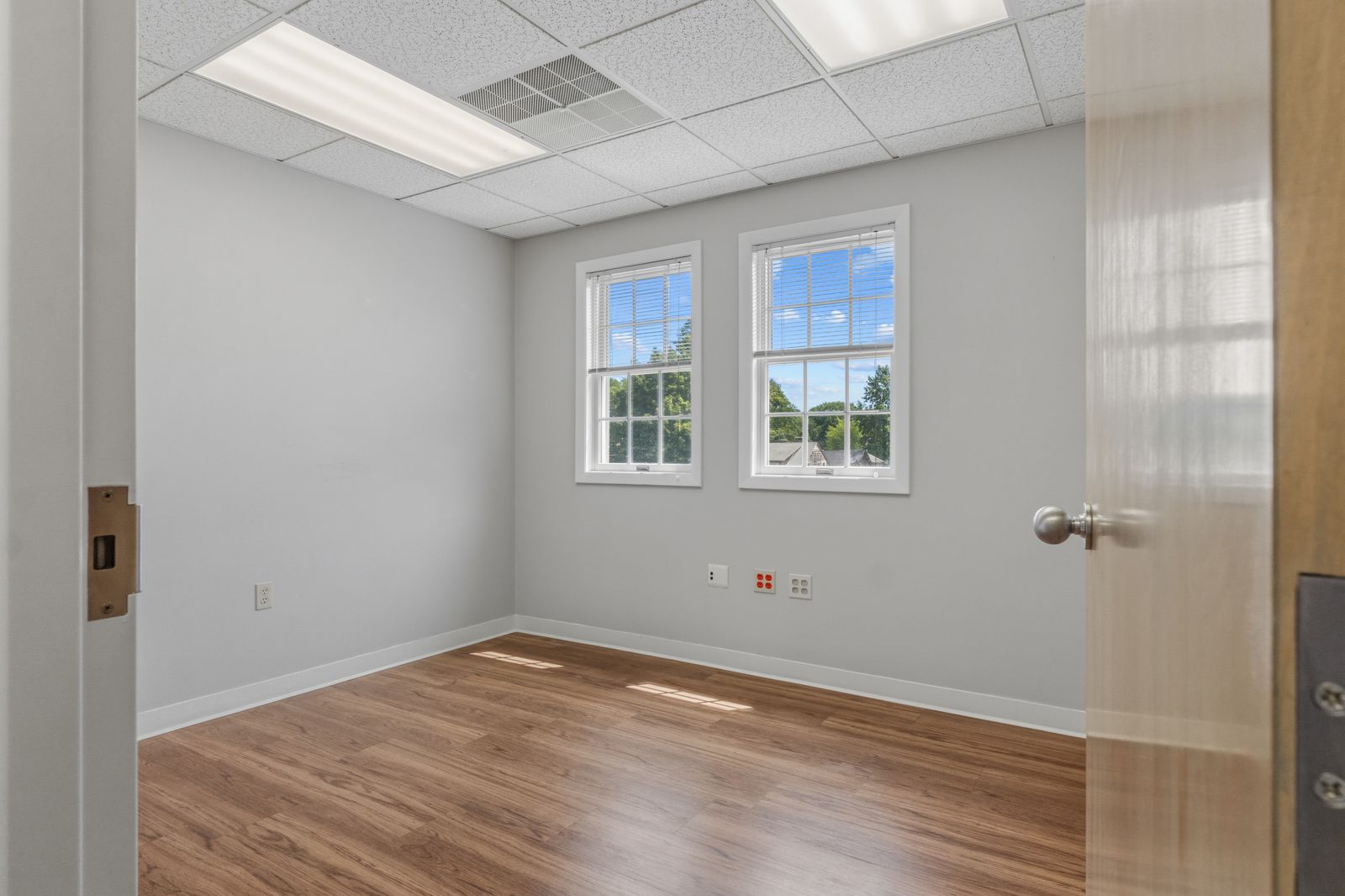 Photo 29 of TurnKey Office in Prime Location