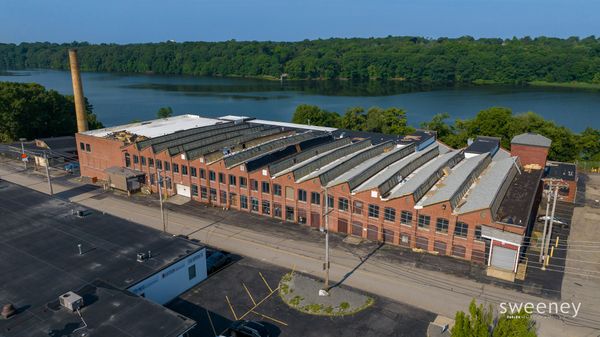 Industrial Mill with 11 Loading Docks
