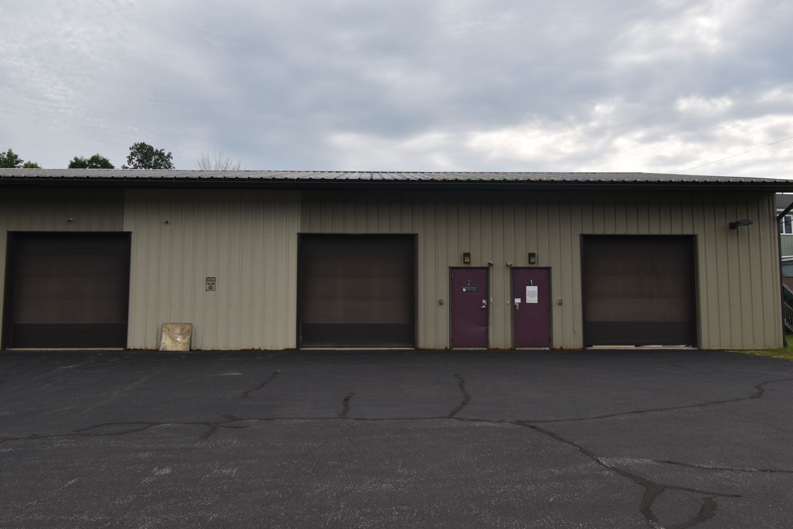 Photo 3 of 1,500 Industrial Unit for Lease