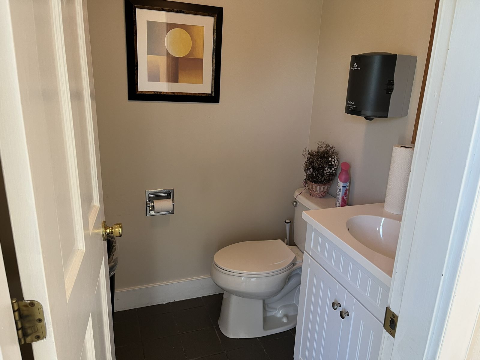 Photo 24 of 1307 Square Feet of Office Space Located on Route 109
