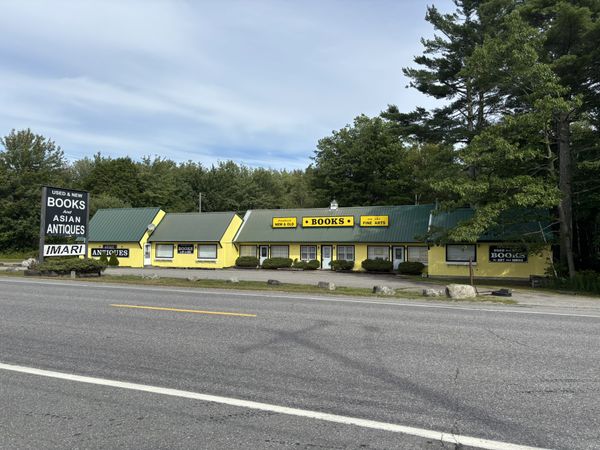 Midcoast Retail/Office with 2-BR Apartment