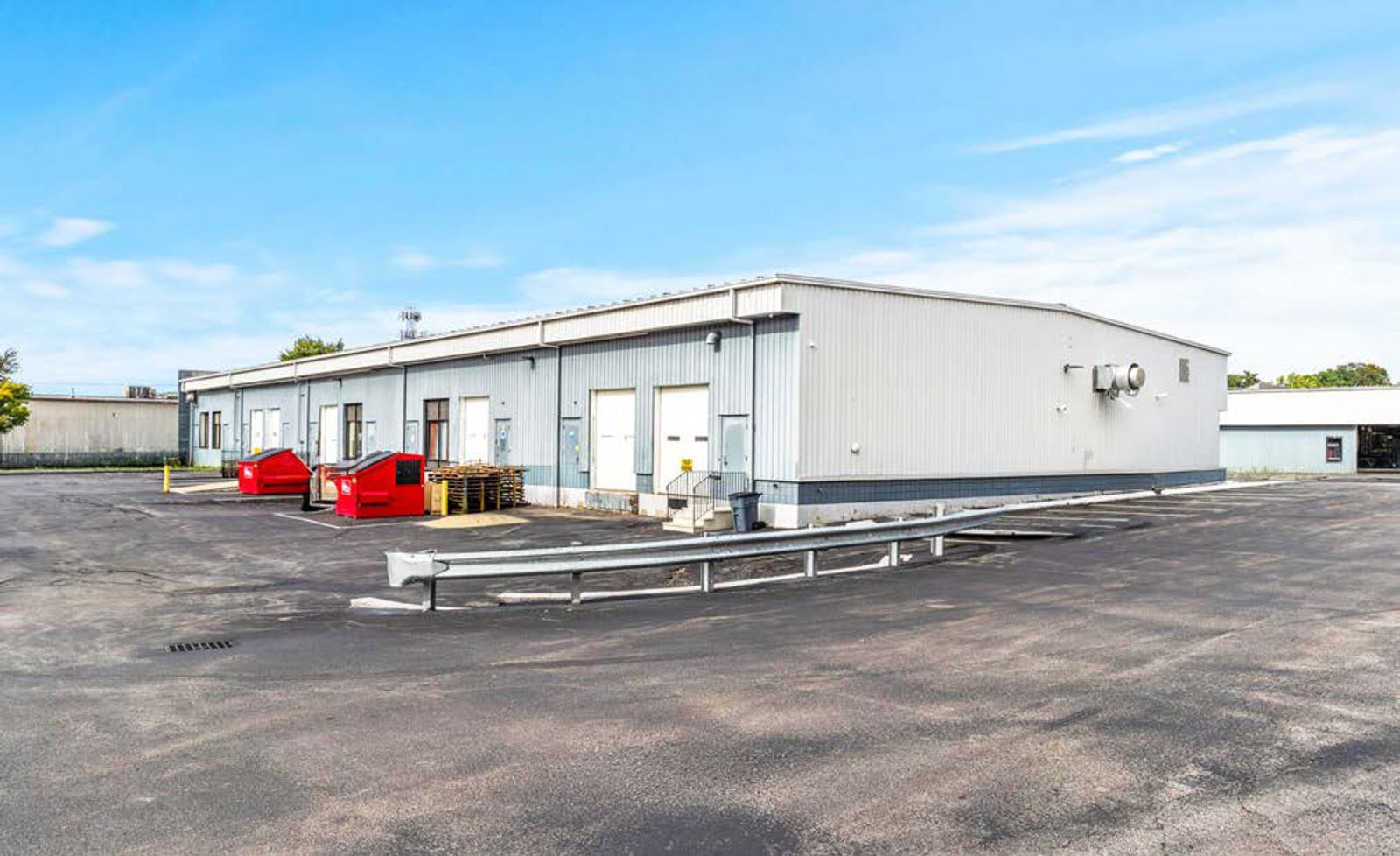 Photo 3 of For Lease - 6,116± SF
