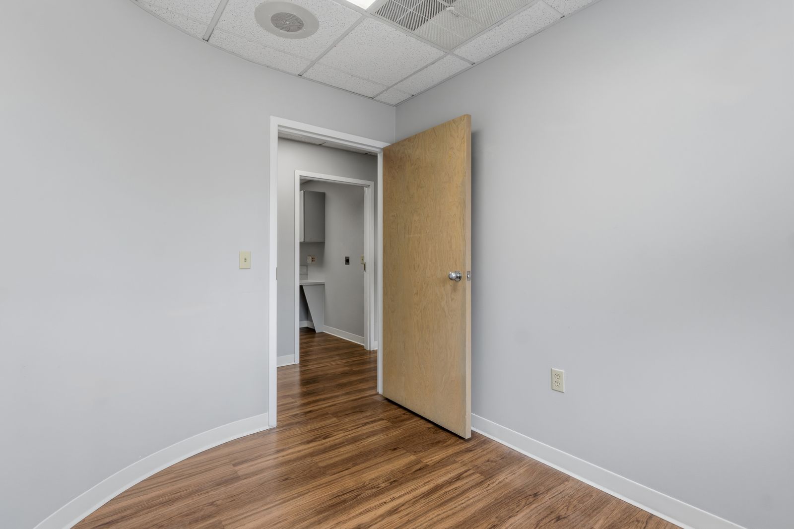 Photo 26 of TurnKey Office in Prime Location