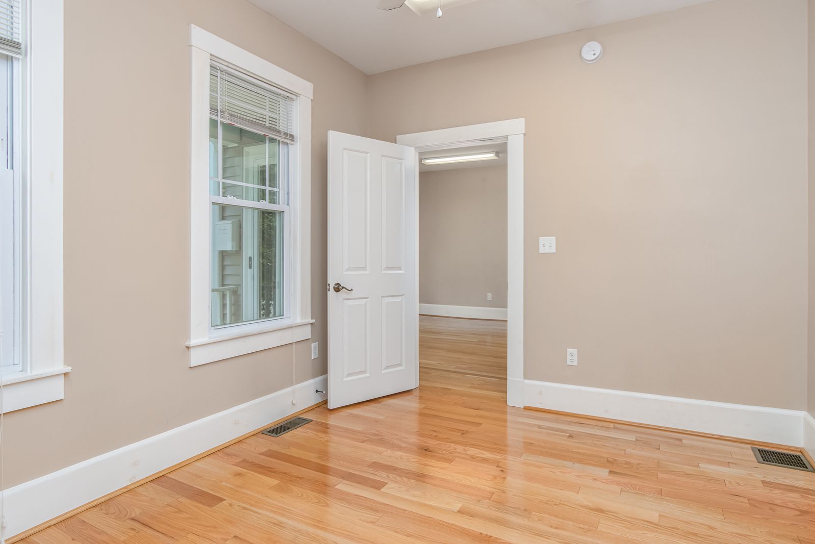 Photo 8 of Mixed Use Building For Sale