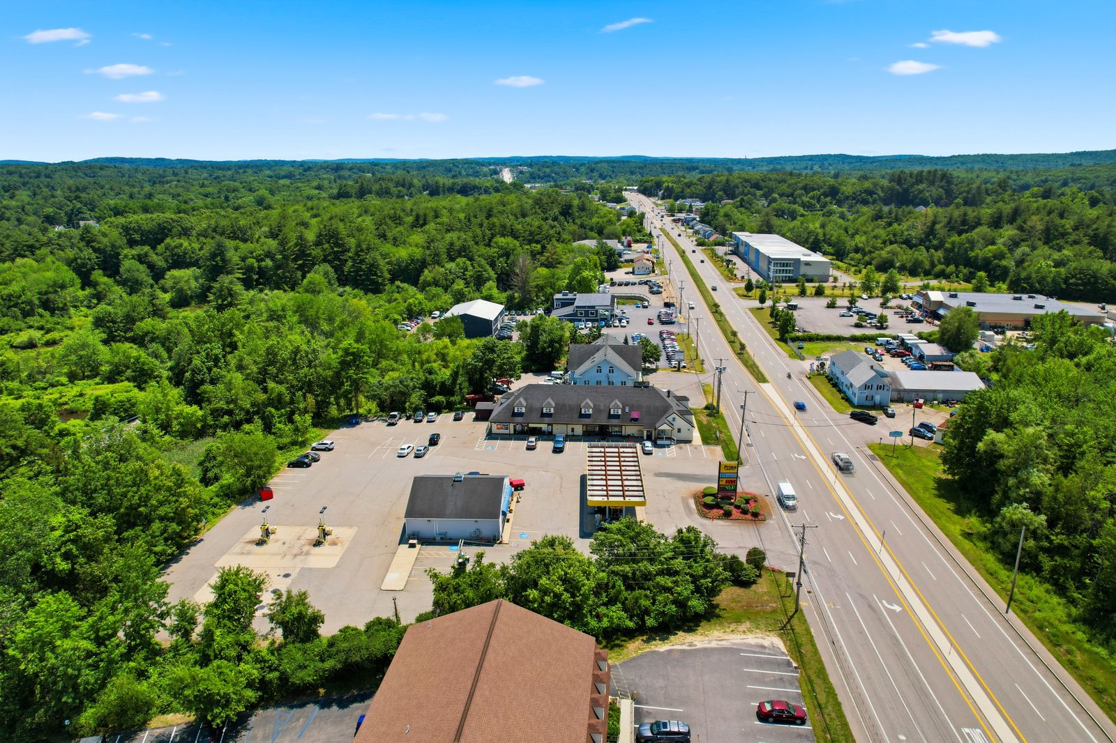 Photo 2 of 11-Unit Fully Occupied Mixed-Use Investment on Route 125 |Plaistow, NH