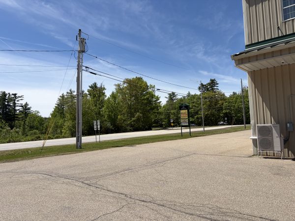 629 Calef Hwy