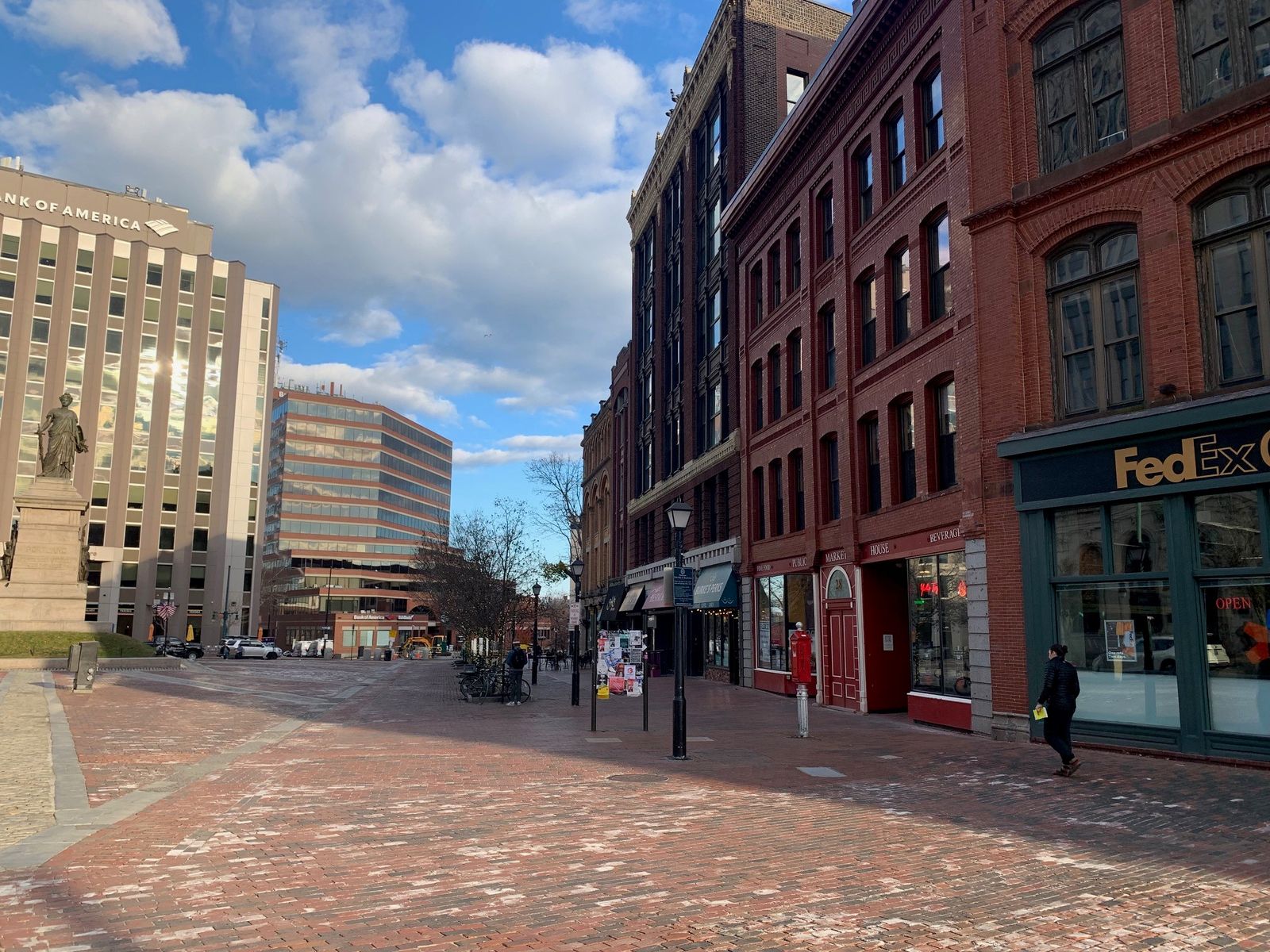 Photo 7 of 28 Monument Sq