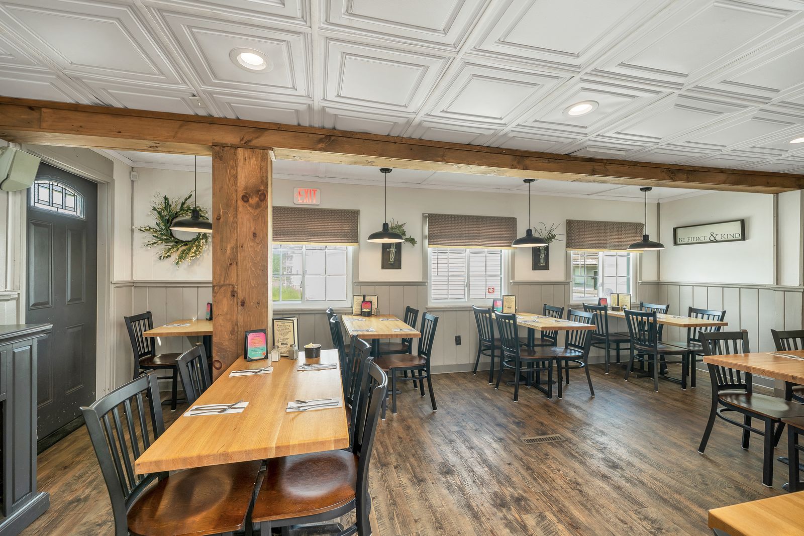 Photo 16 of Putnam's Waterview Restaurant