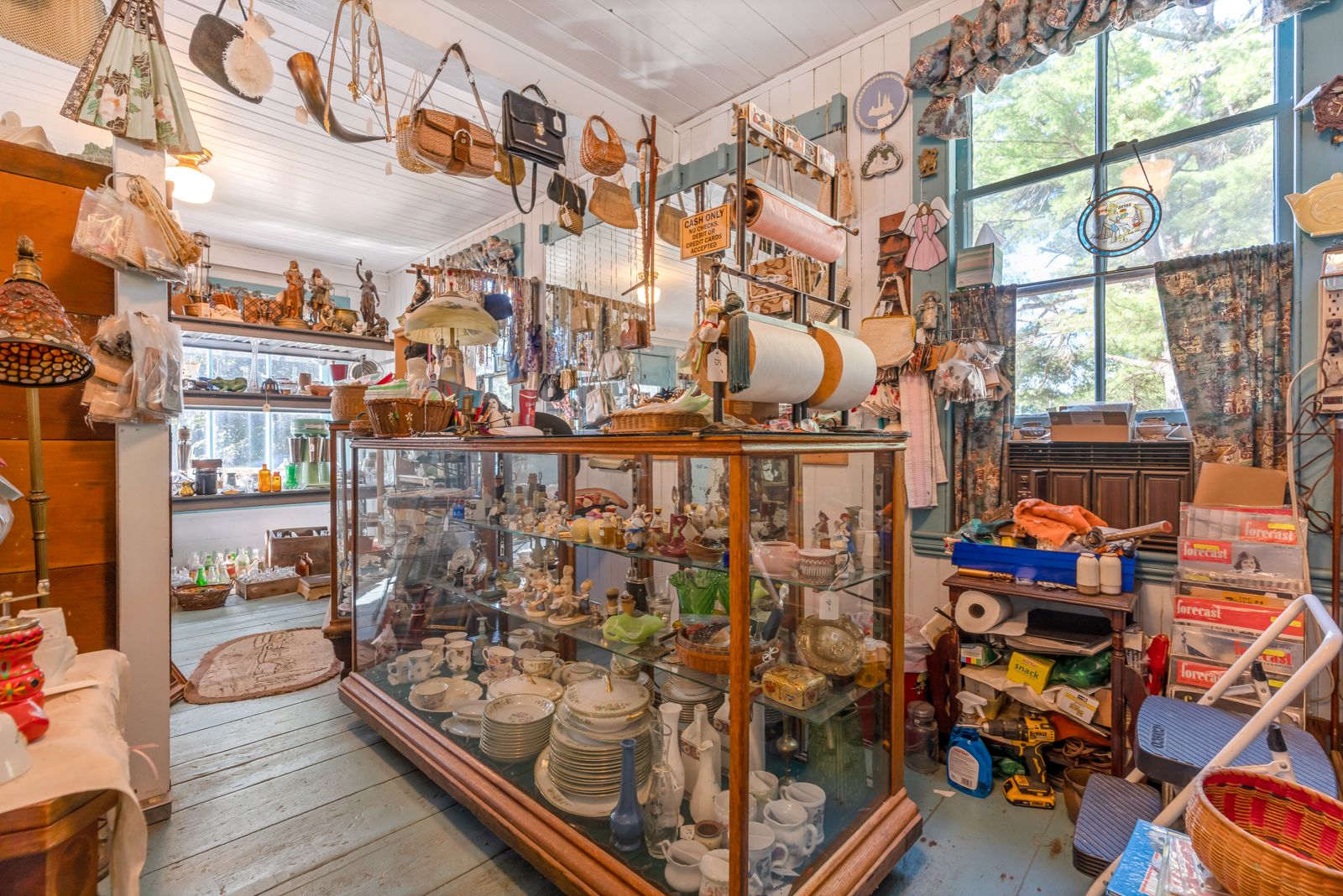 Photo 6 of Turn Key Antique Shop