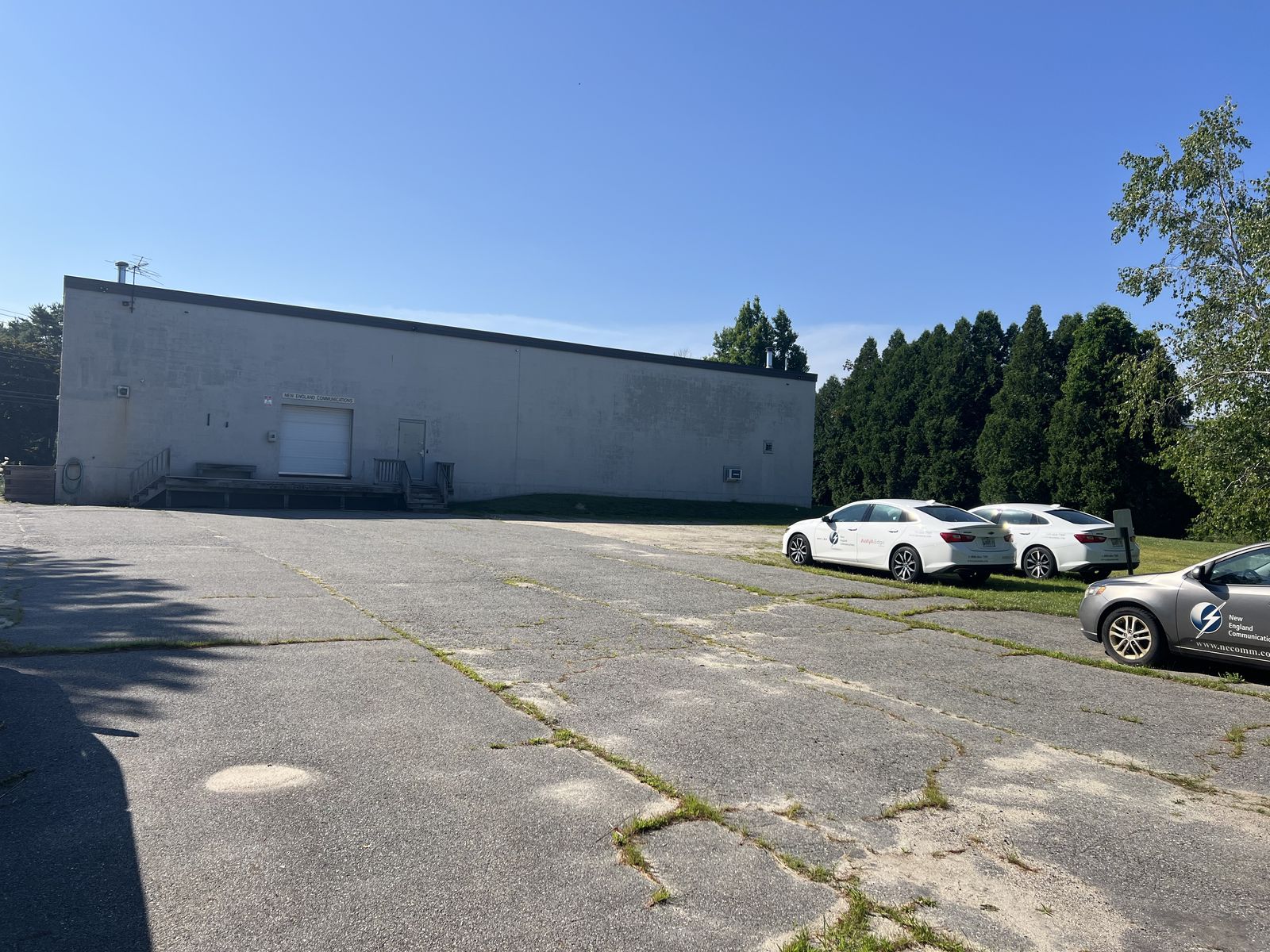 Photo 3 of Office/Warehouse For Sale