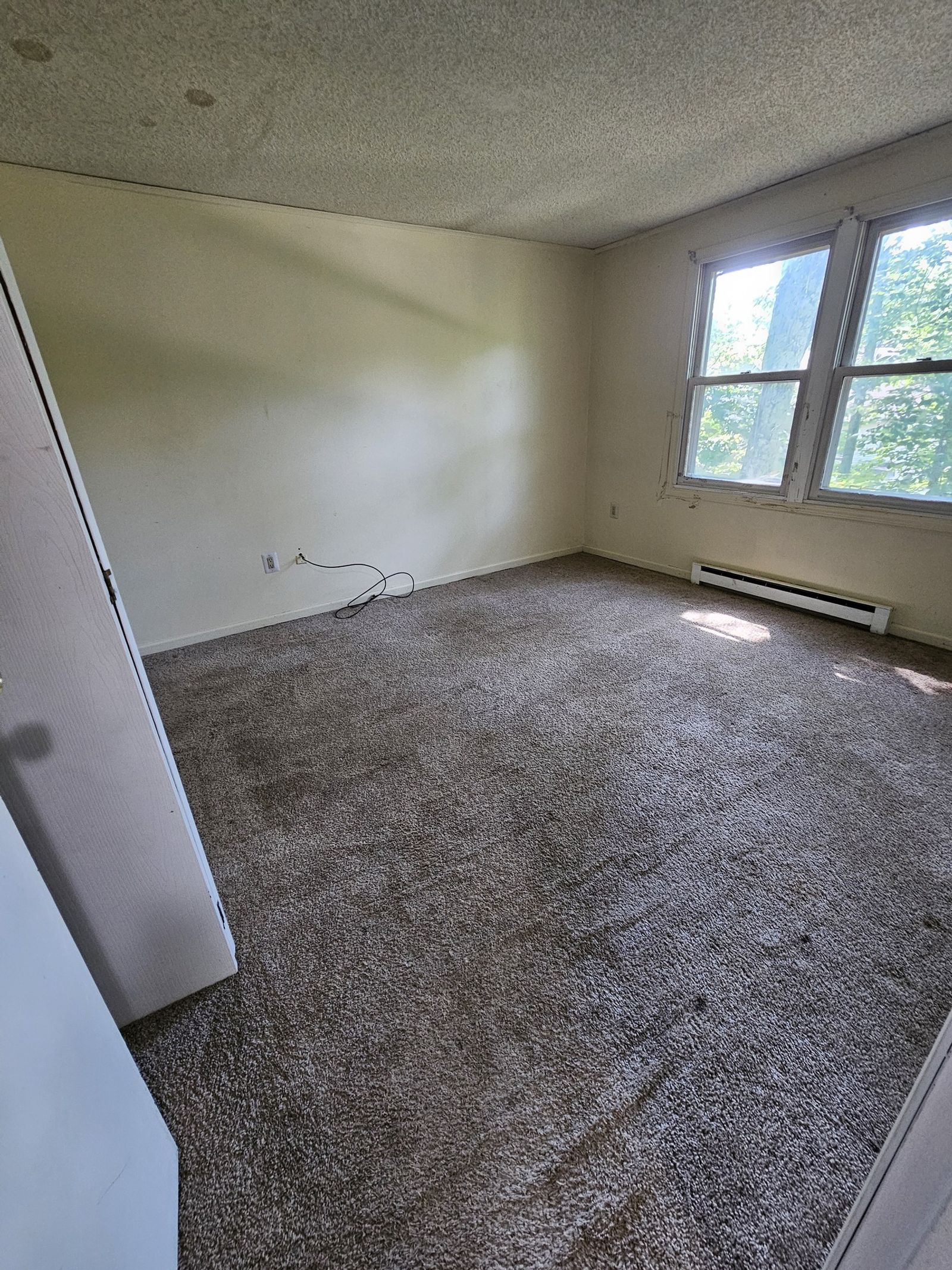 Photo 31 of 94 Wason Rd, Hudson, NH 03051