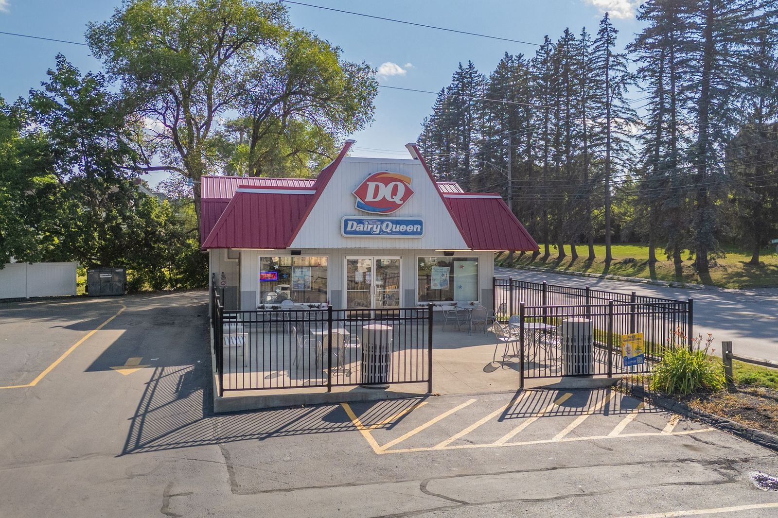 Photo 4 of Prime retail/service/ restaurant drive thru opportunity Waterville Maine. 