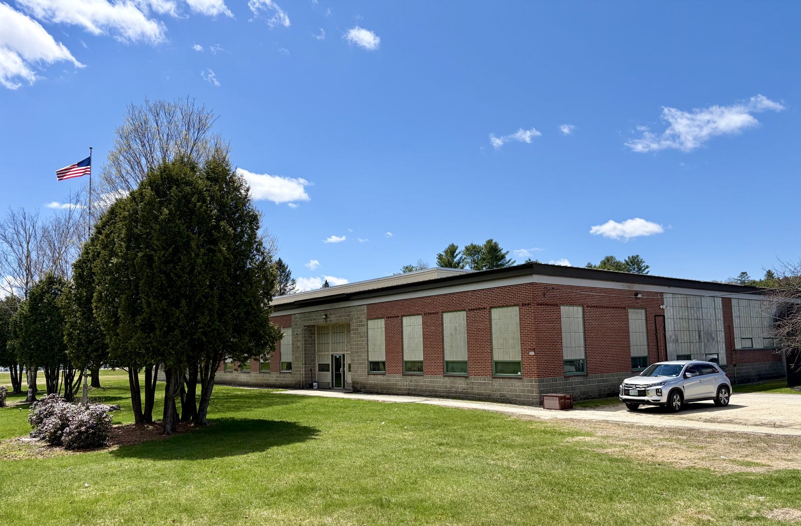 Photo 3 of 390 Highland Ave