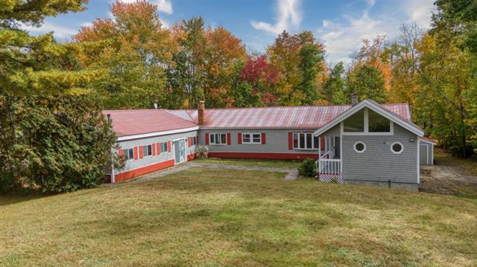 Photo 4 of Single Family with Detached 3-Unit Apartment Building!