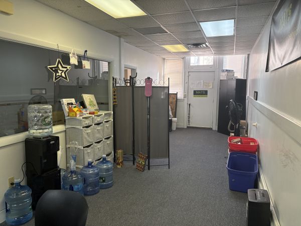 1,000 SF Downtown Office – Only $1,000/mo – All-In Value!
