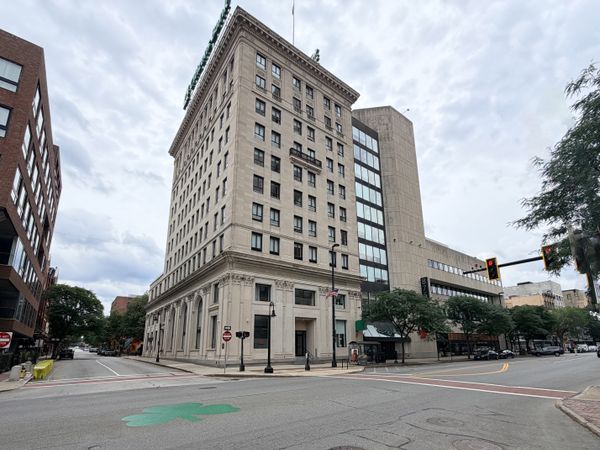 Landmark Banking / Financial Services Space For Lease