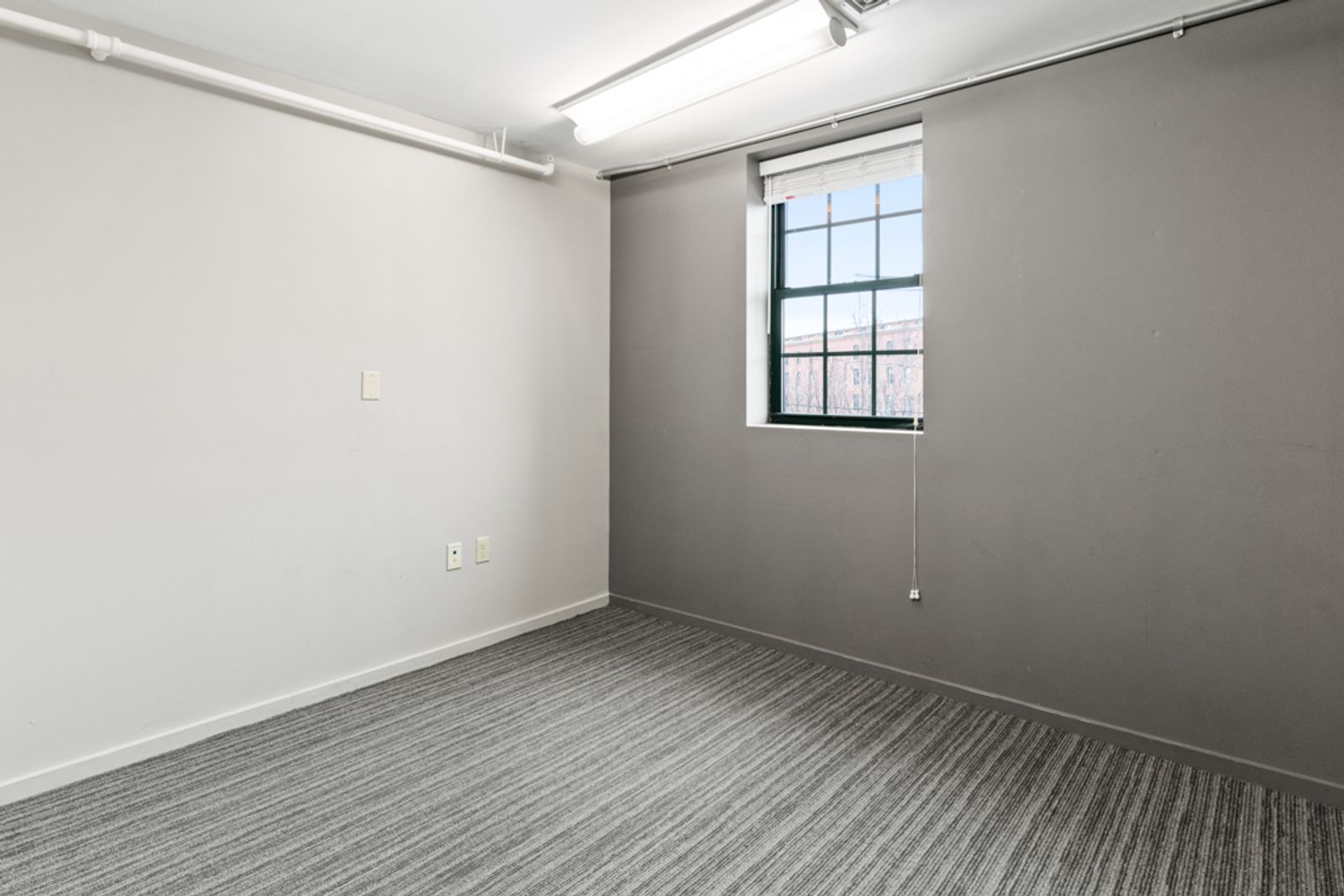 Photo 6 of 30 Danforth St
