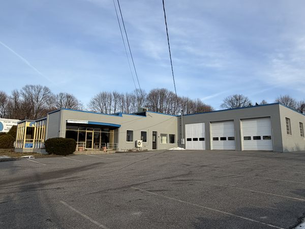 Retail/Industrial Building For Sale/Lease