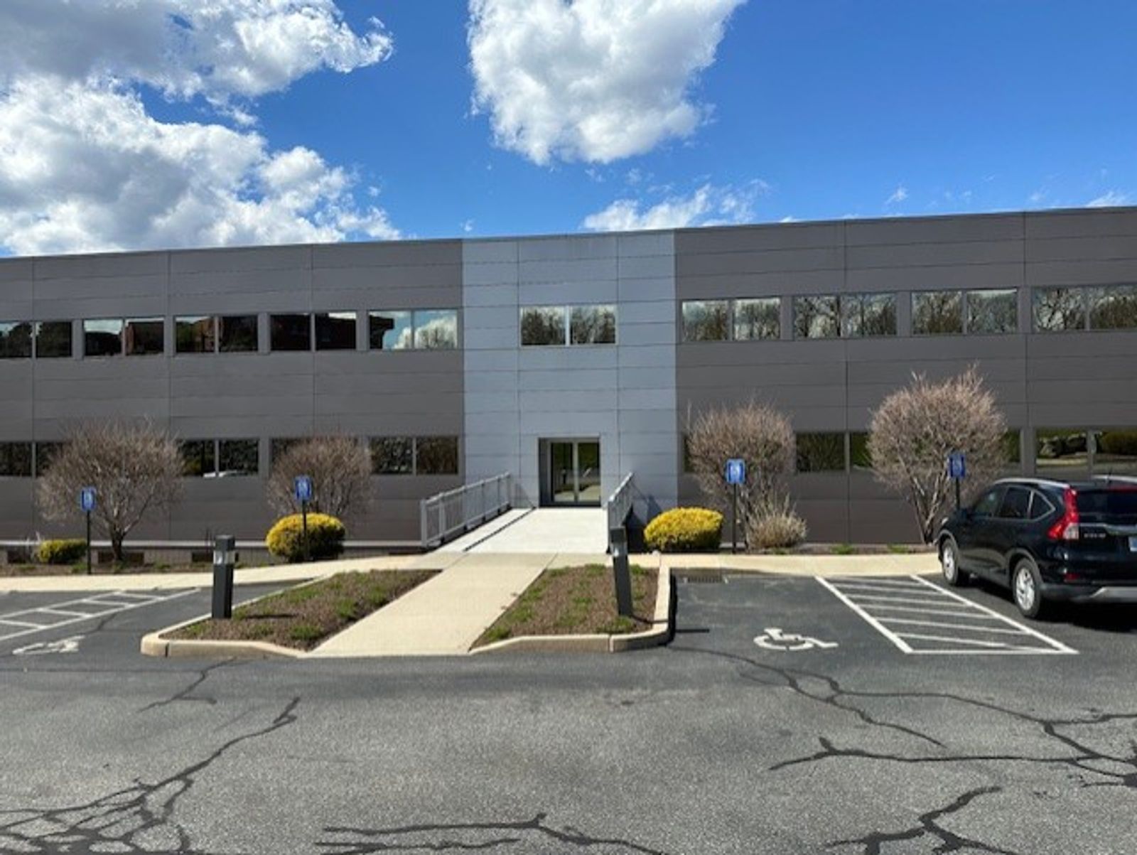 Photo 10 of 1300 Highland Corporate Dr