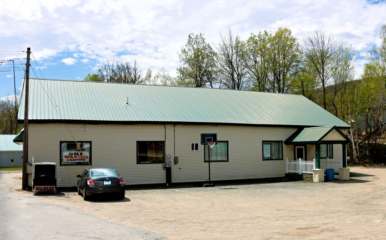 Photo 8 of 609 Main St