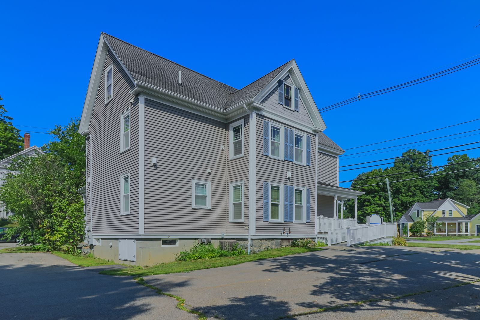 Photo 3 of Mixed Use Building For Sale