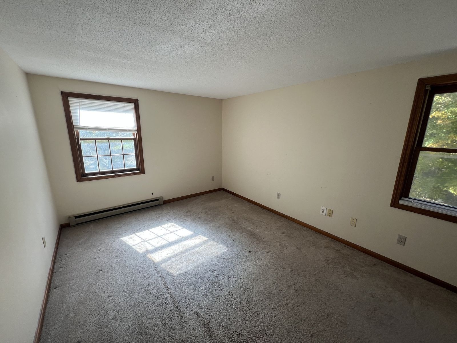 Photo 14 of 98 Wason Rd, Hudson, NH 03051