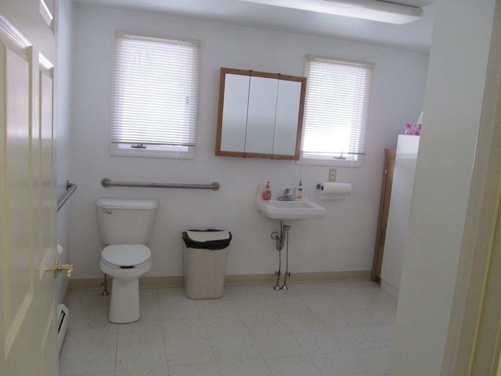 Photo 34 of 8 Luxury Dr