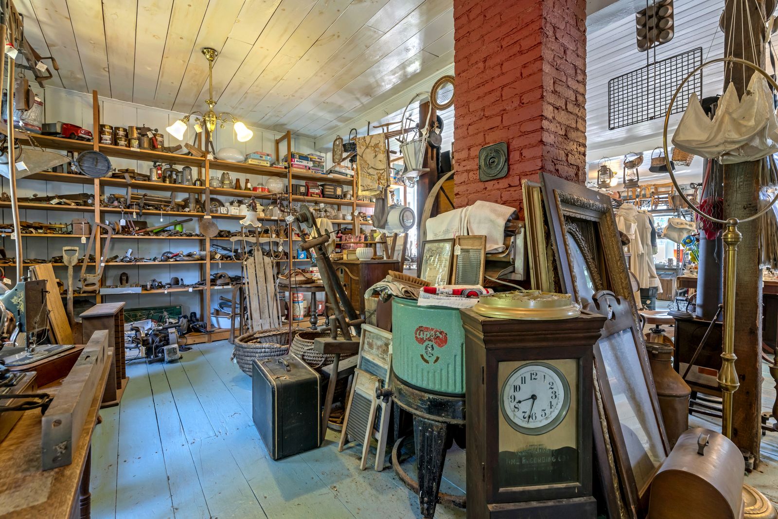 Photo 3 of Turn Key Antique Shop
