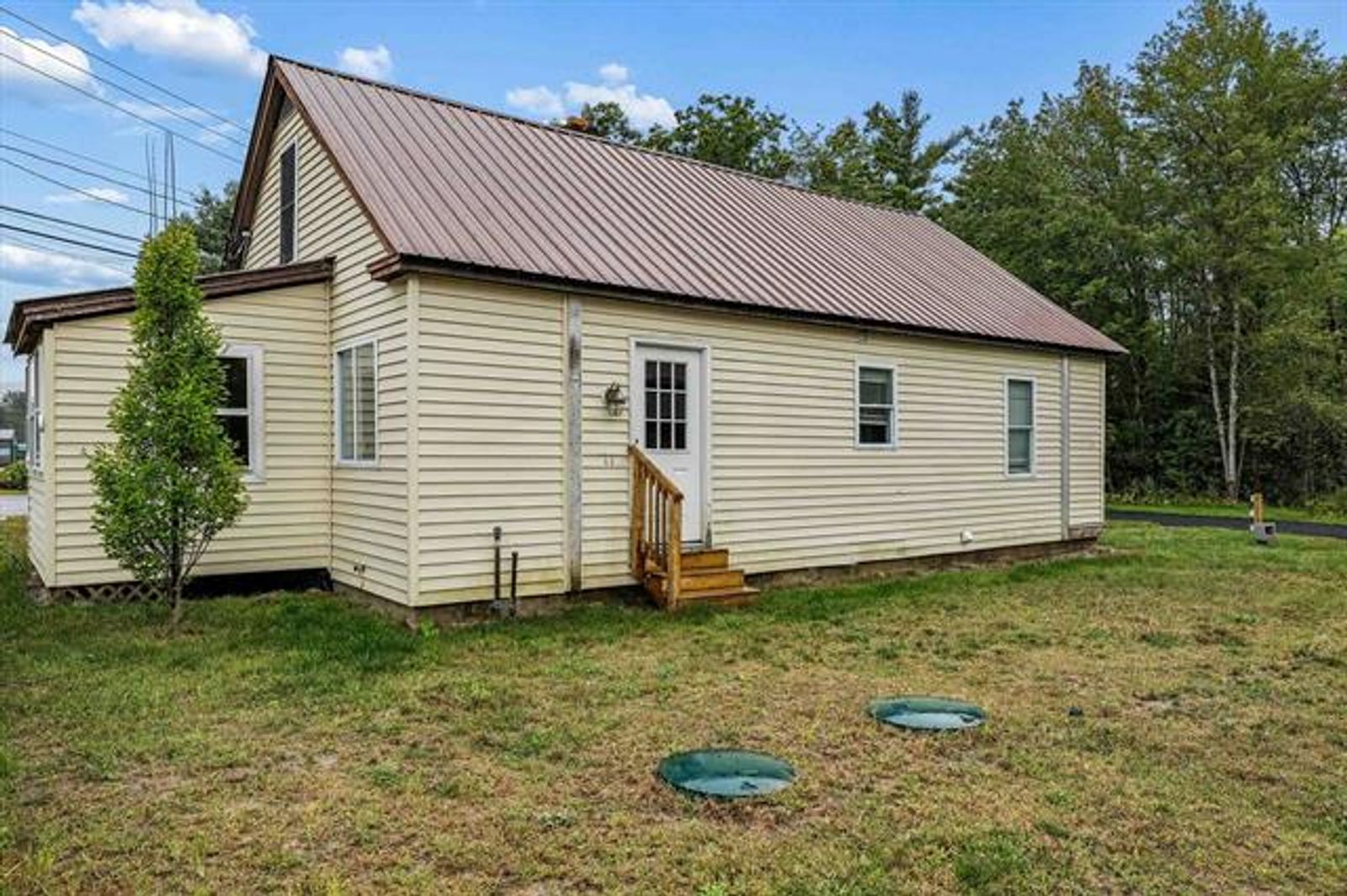Photo 4 of Business-Zoned Property with Versatile Shop & 3-Bedroom Residence | 655 & 657 W Swanzey Rd